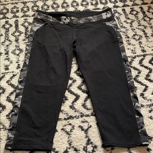Fabletics Workout Capris